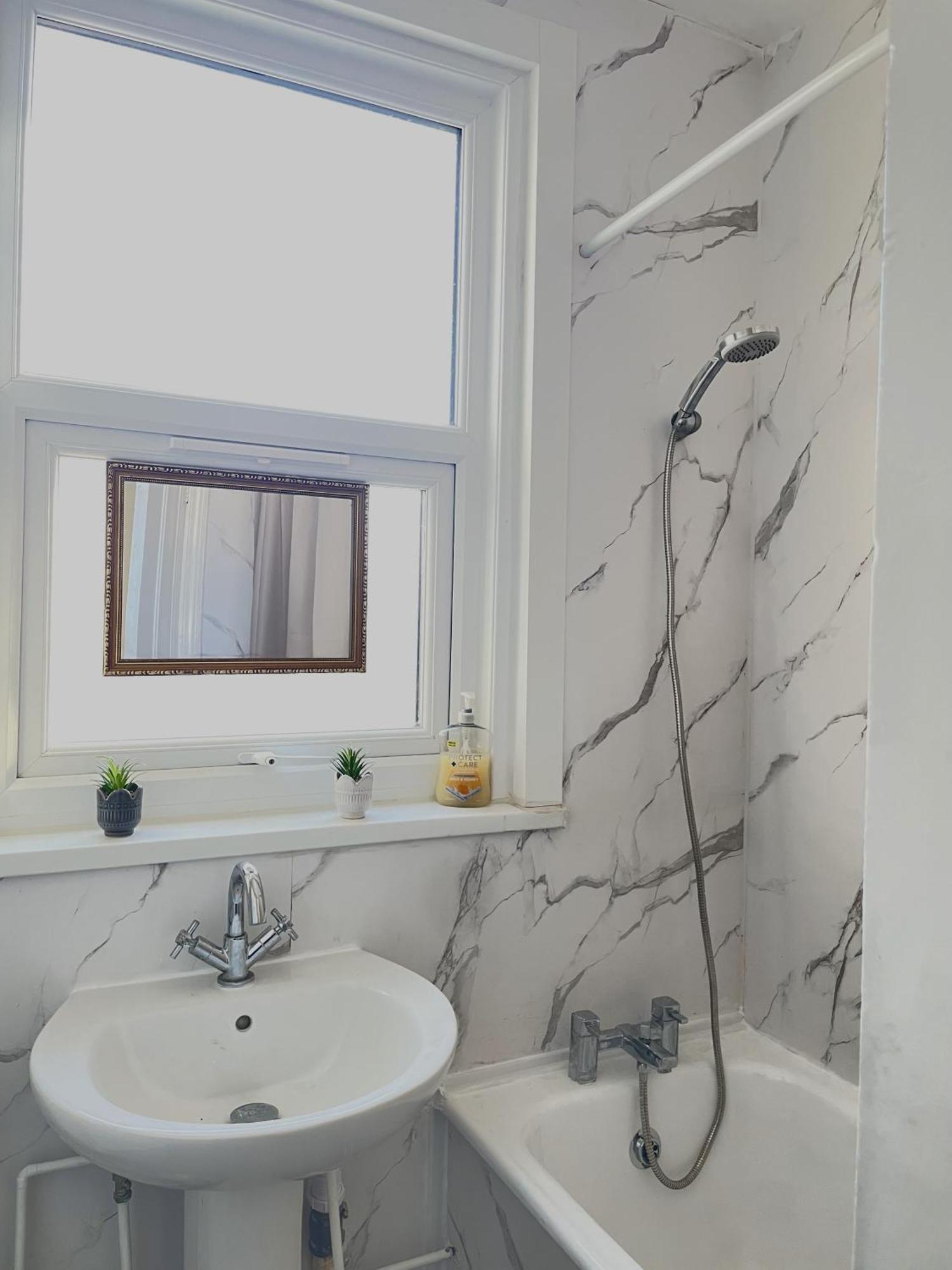 Cosy Double Rooms A Stones Throw From Wembley Stadium London Exterior foto
